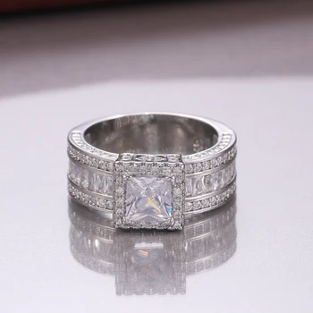 Huitan Luksus-Classic Crystal Cubic Zirconia Kvinder Ring med Kvadratisk Prinsesse Cut Zircon Bryllupsdag til Stede Hot Smykker