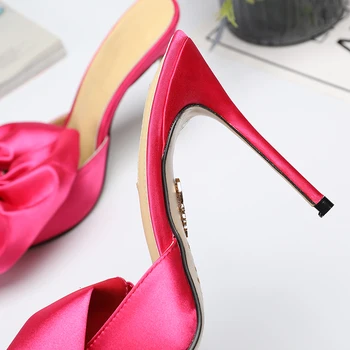 2020 sommer-Gratis fragt fashion kvinder pumper pink satin-blomster høje hæle muldyr slipper sandaler stor størrelse