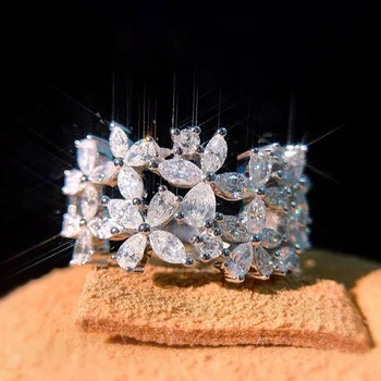 Søde Sølv Farve Blomst Ring med Zircon Sten til Kvinder Mode Smykker Bryllup Engagement Ring